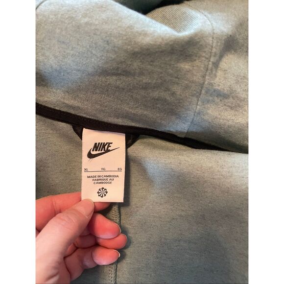 Nike jackets - Picture 3 of 4